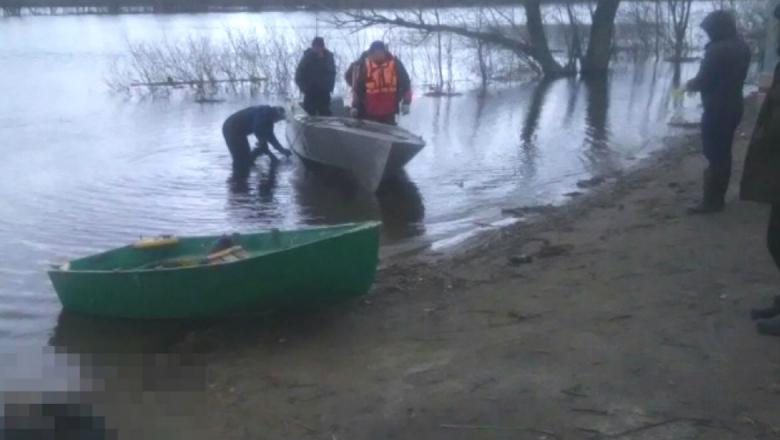 На Ладожском озере обнаружили тела трех рыбаков