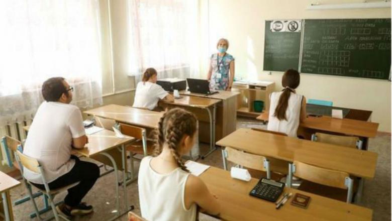 В правительстве России приняли решение, как и когда в школах начнется учебный год 