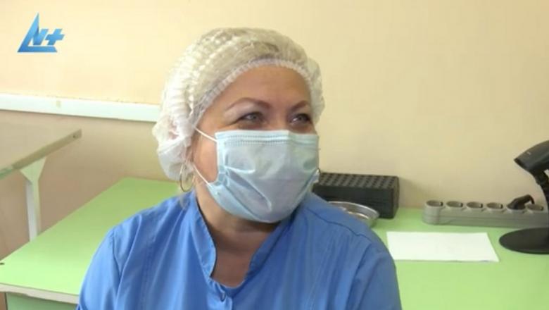 Медсестра, которая первой в Карелии привилась от коронавируса, рассказала, как она себя чувствует 