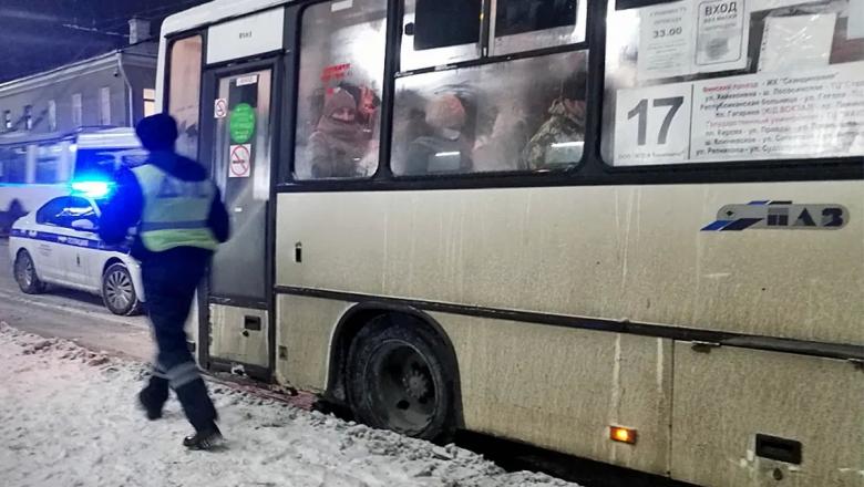 В Петрозаводске останавливают переполненные автобусы: Минтранс выписывает штрафы ежедневно