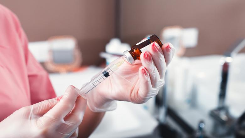 В поликлинике Петрозаводска прививки отменены из-за задержки поставки вакцины от ковида