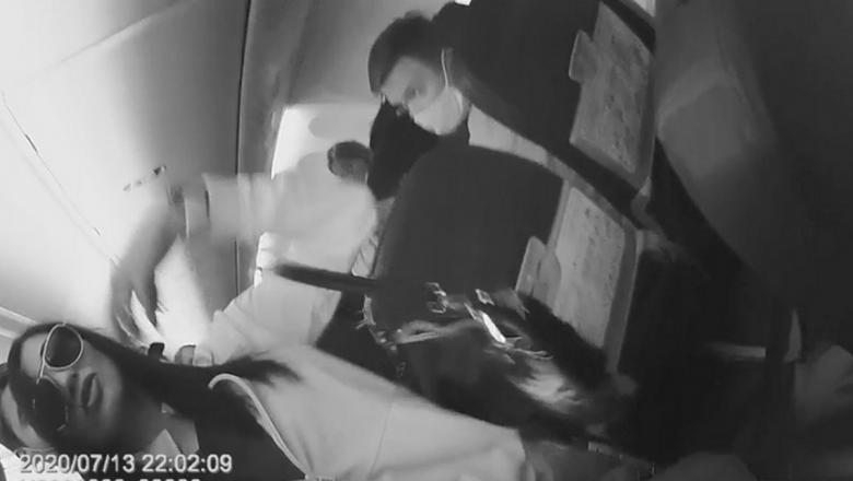 Дебоширка, из-за которой самолет вынужденно сел в Петрозаводске, выплатит авиакомпании больше 200 тысяч
