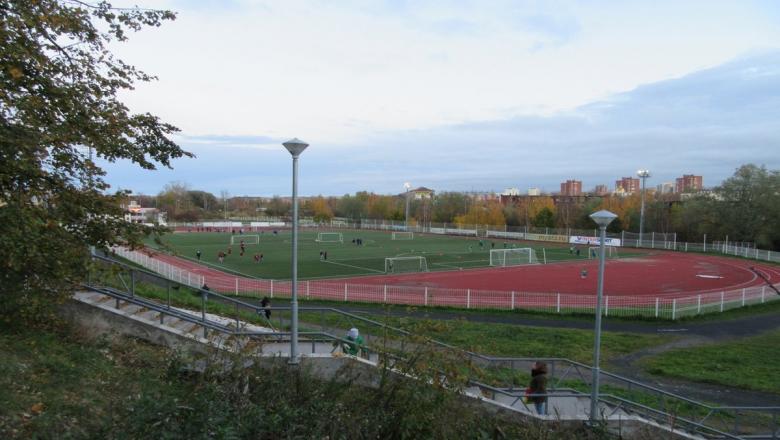 На стадионе "Юность" в Петрозаводске заменят покрытие футбольного поля и беговых дорожек