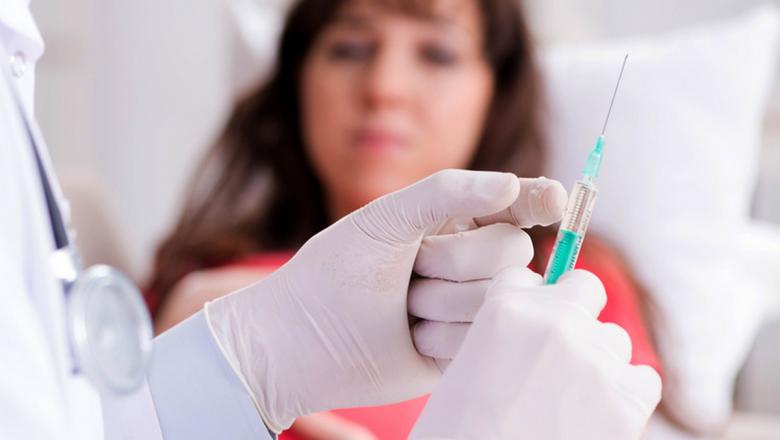 Минздрав разрешил беременным  вакцинироваться 