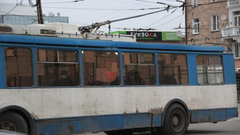 В Петрозаводске картой "Тройка" теперь можно оплатить проезд в троллейбусе
