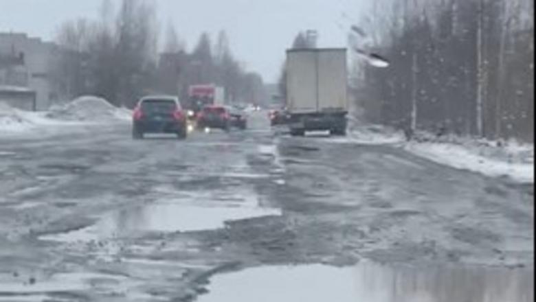 Мэр Петрозаводска ответил на жалобы по поводу ям на городских дорогах после схода снега