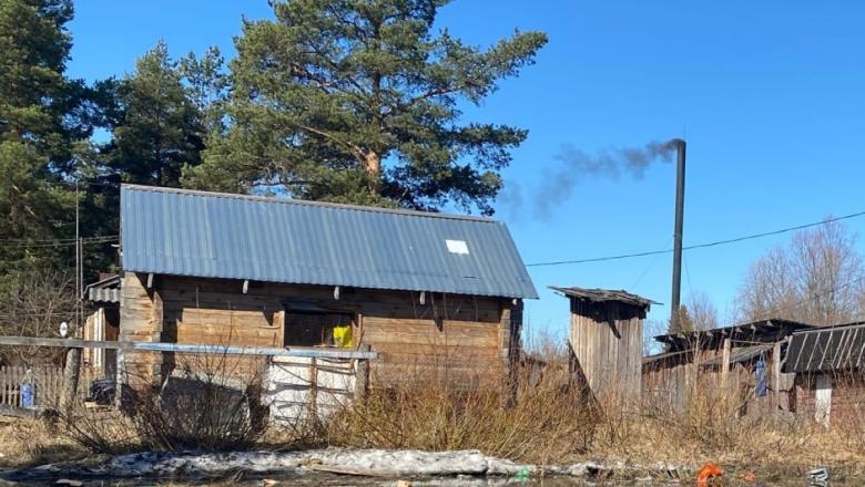 Жителю Карелии, который заперся в бане, помогли спасатели