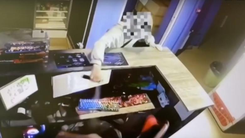 В Петрозаводске посетитель компьютерного клуба напал на администратора