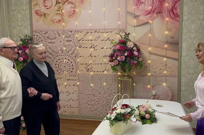 В России сыграли уникальную свадьбу: дело в возрасте жениха и невесты