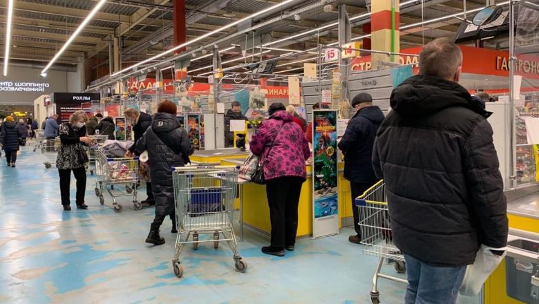 Известно, сколько россияне тратят на продукты