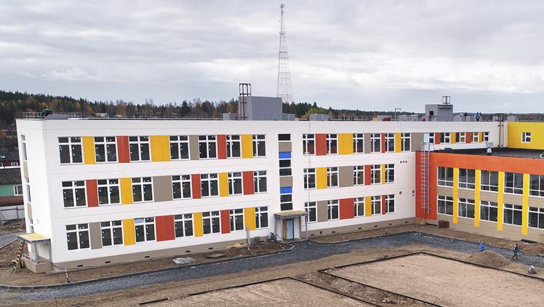 School карелия. Новая школа в Петрозаводске. Детский сад в Чалне Карелия. Чална Карелия школа. Новые школы в Карелии.