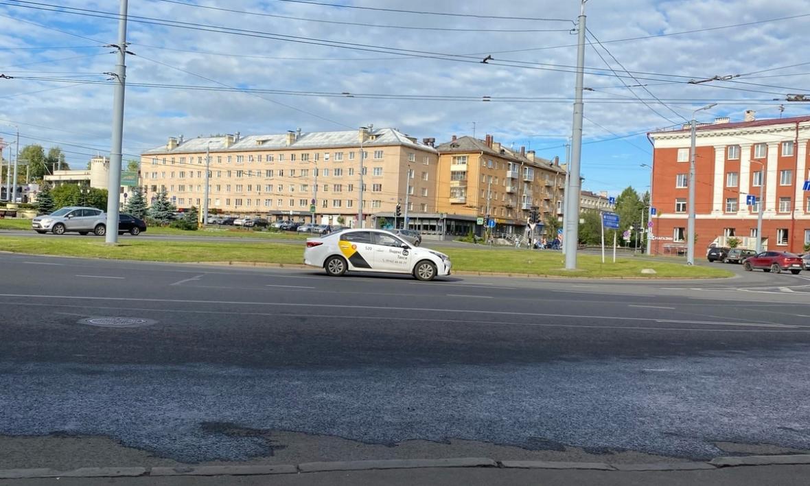 В Петрозаводске внимательный таксист спас 70-летнюю бабушку от мошенников |  28.05.2023 | Новости Петрозаводска - БезФормата